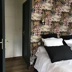 Perche Dans Les Montagnes Du Mont-saint-michel Beauficel