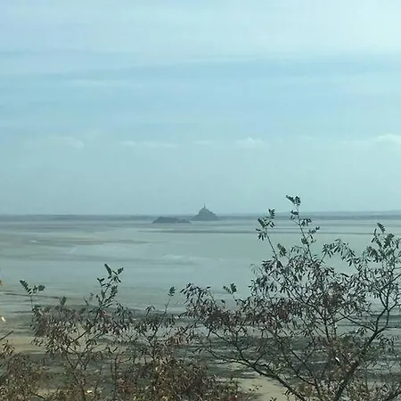 Perche Dans Les Montagnes Du Mont-saint-michel Tatil Evi