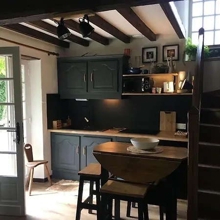 Tatil Evi Perche Dans Les Montagnes Du Mont-saint-michel