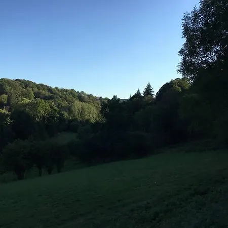 Tatil Evi Perche Dans Les Montagnes Du Mont-saint-michel Beauficel