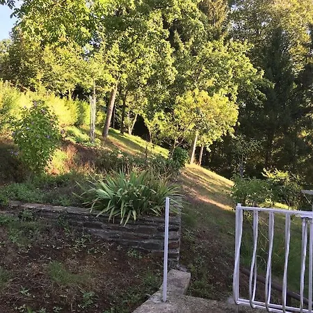 Perche Dans Les Montagnes Du Mont-saint-michel Beauficel