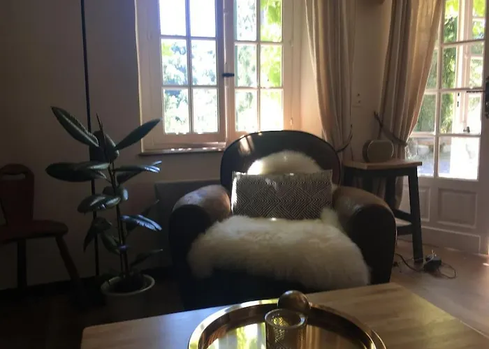 Perché Dans Les Montagnes Du Mont-saint-michel * Beauficel