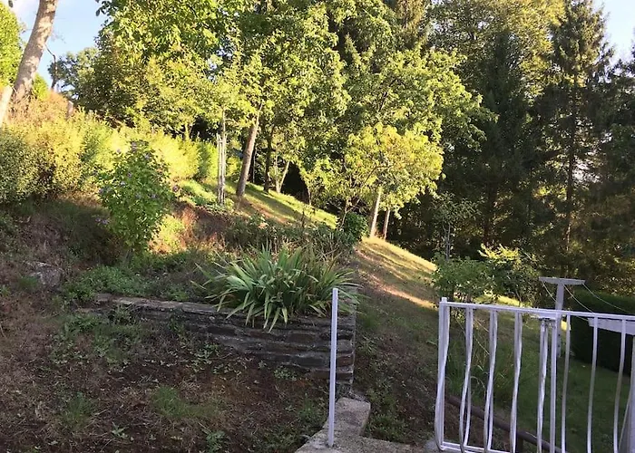 Perché Dans Les Montagnes Du Mont-saint-michel Beauficel